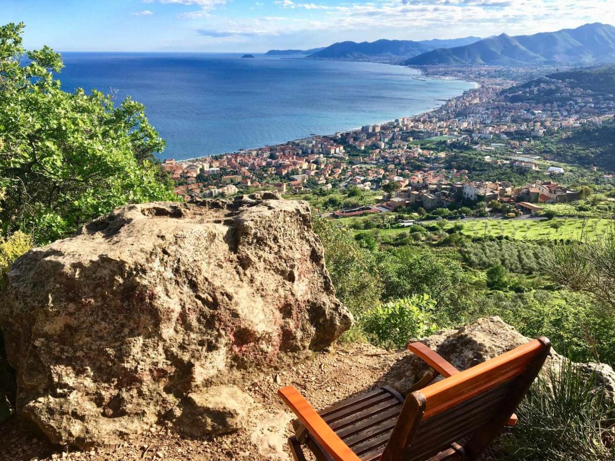 Le Torri Riviera Holiday ألبينغا المظهر الخارجي الصورة