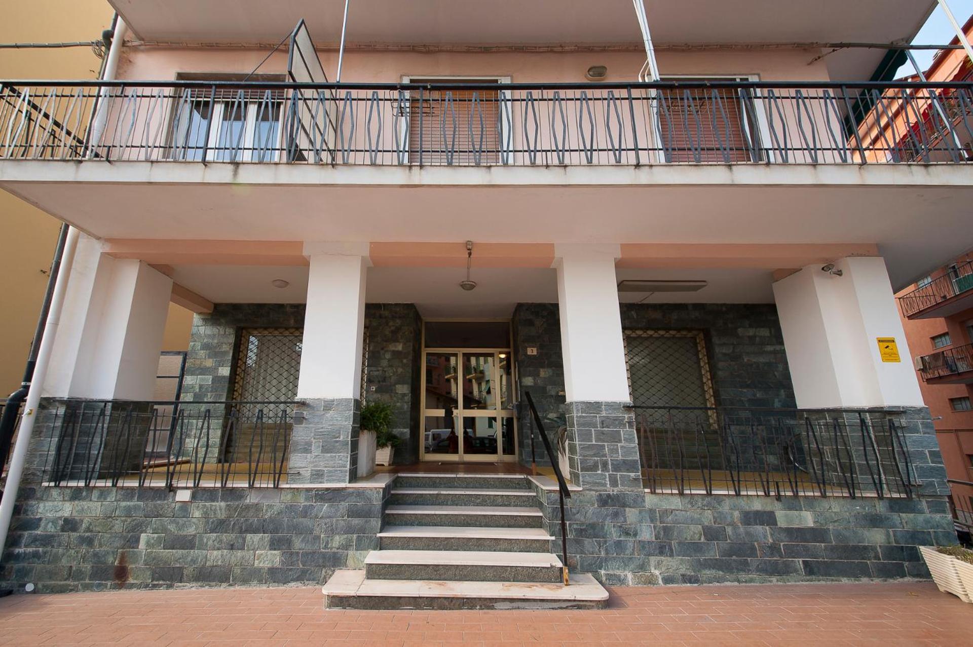 Le Torri Riviera Holiday ألبينغا المظهر الخارجي الصورة
